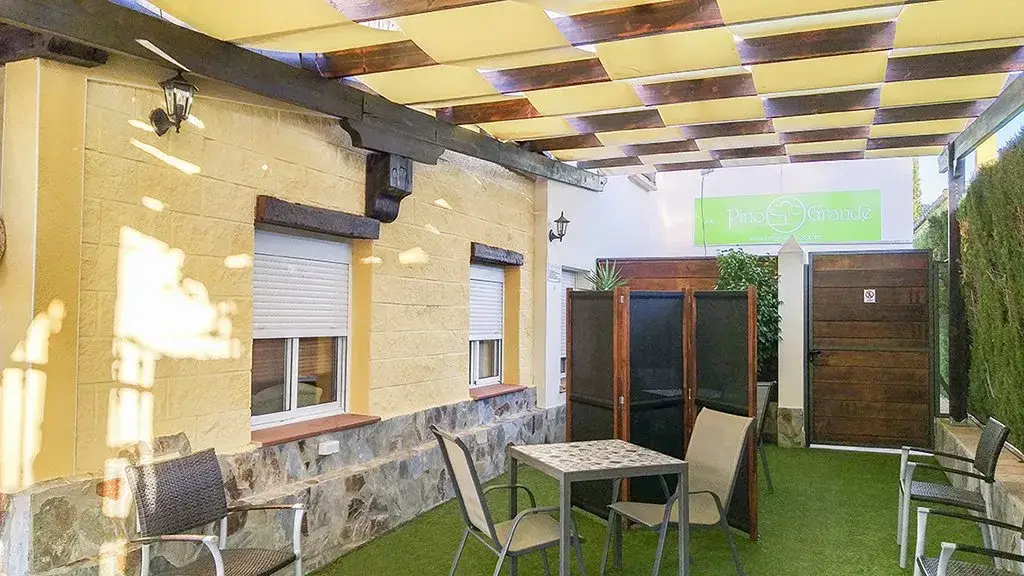 Hogar de Mayores Pino Grande Sevilla Exterior