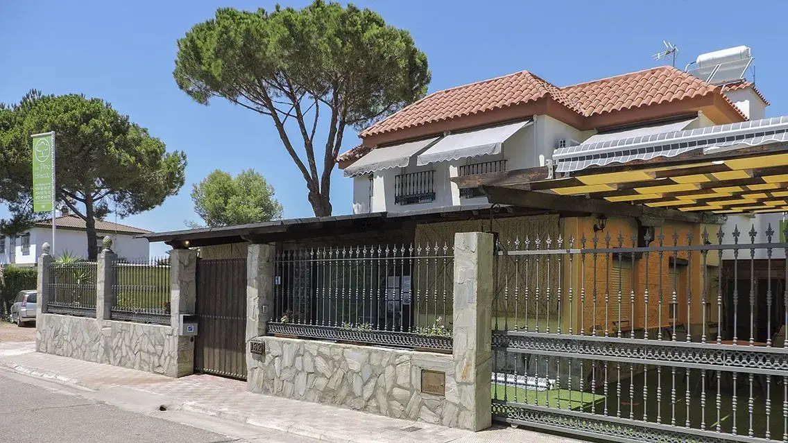 Hogar de Mayores Pino Grande Sevilla Fachada