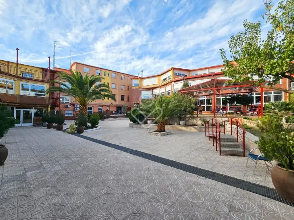 alena-cadalso-residencia-maravillas-exterior