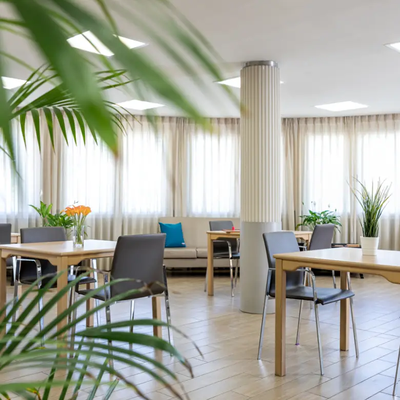 caser-residencial-arturo-soria-salon-residencia-de-mayores