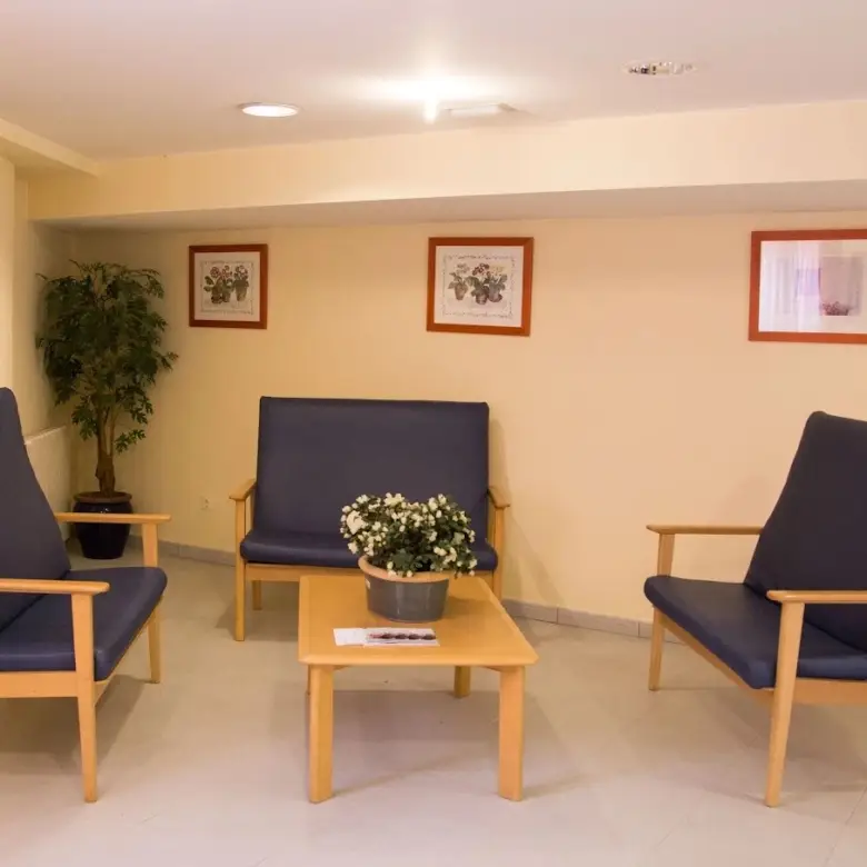 caser-residencial-zaragoza-sala-de-estar