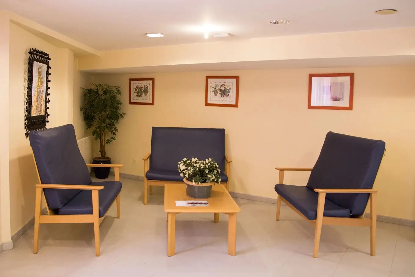 caser-residencial-zaragoza-sala-de-estar