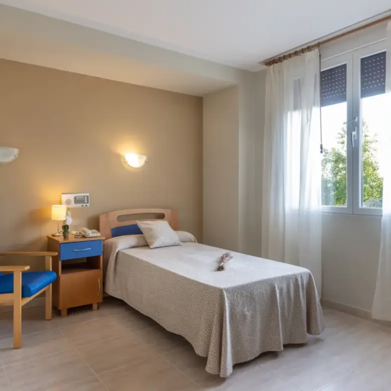 domusvi-nuestra-senora-del-camino-habitacion-individual-residencia-de-mayores