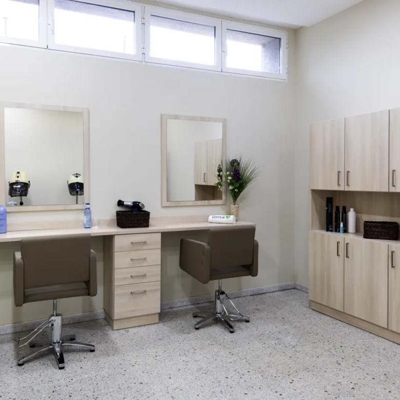 domusvi-nuestra-senora-del-camino-peluqueria-residencia-de-mayores