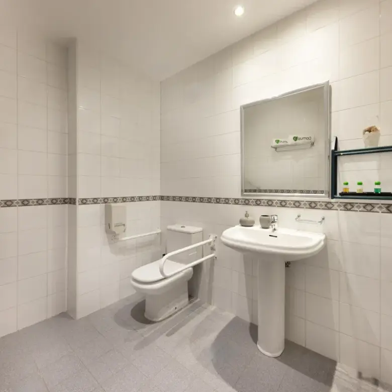 domusvi-nuestra-senora-del-camino-wc-residencia-de-mayores