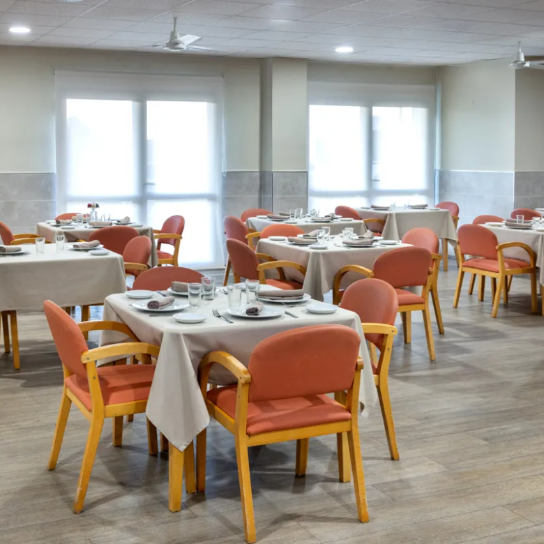 domusvi-palencia-comedor-residencia-de-mayores