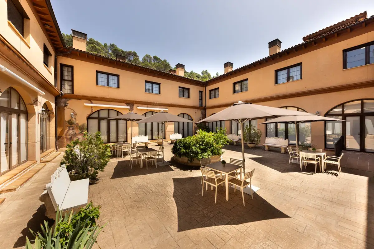 domusvi-princesa-de-eboli-exterior-residencia-de-mayores