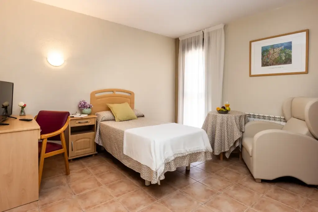 domusvi-princesa-de-eboli-habitacion-individual-residencia-de-mayores