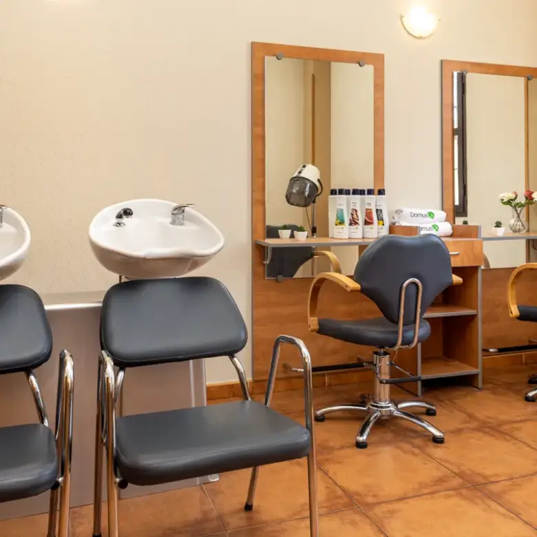 domusvi-princesa-de-eboli-peluqueria-residencia-de-mayores