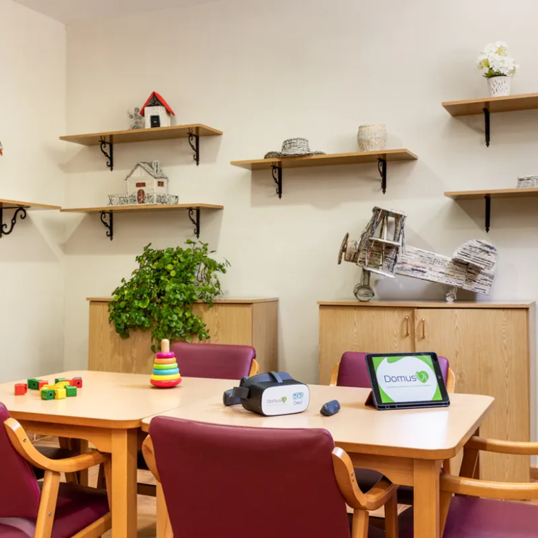 domusvi-princesa-de-eboli-sala-de-actividades-residencia-de-mayores