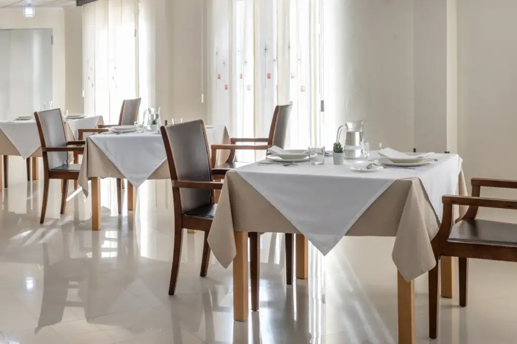 domusvi-santa-gema-comedor-residencia-de-mayores