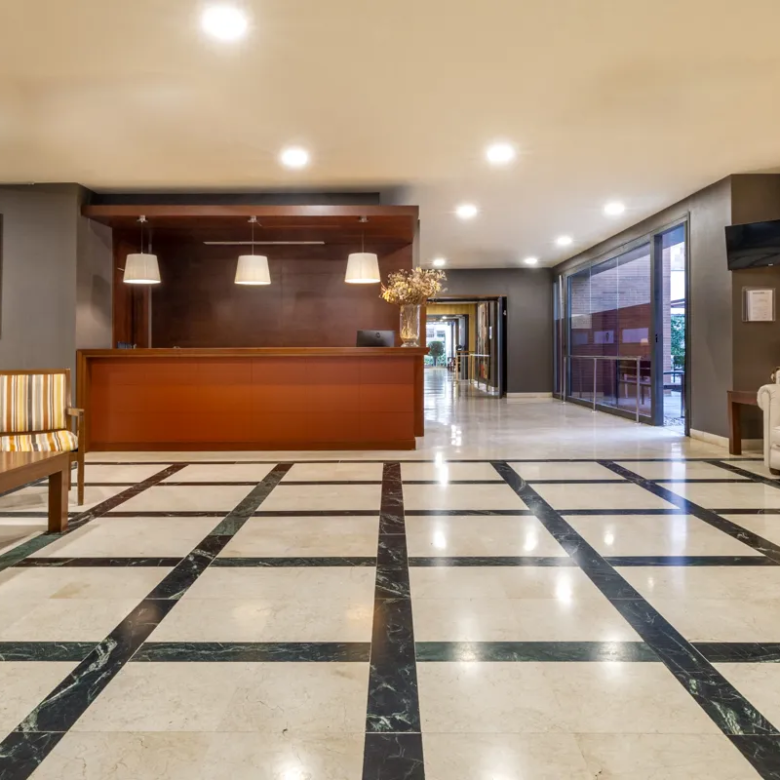 domusvi-santa-justa-recepcion-residencia-de-mayores