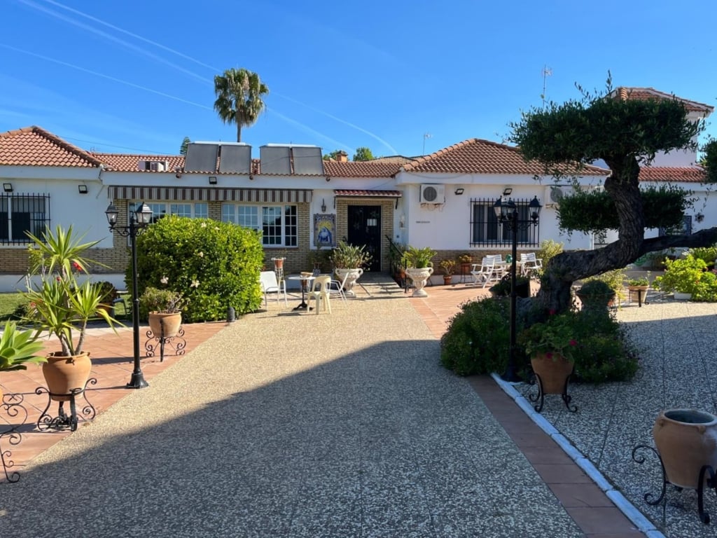 residencia-esperanza-macarena-fachada