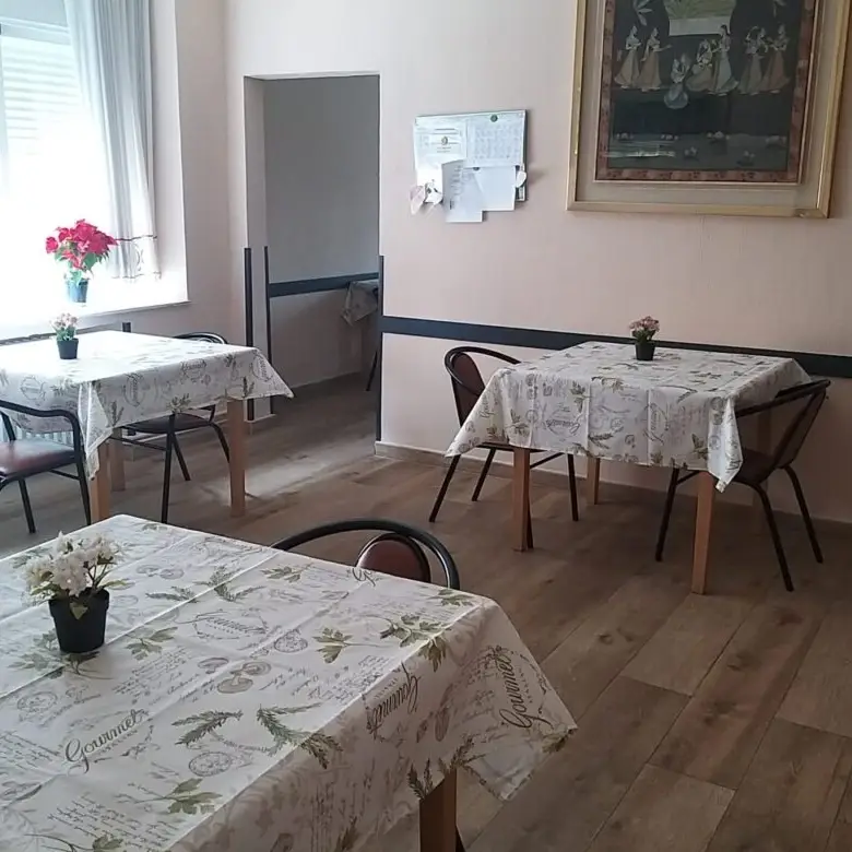 residencia-geriatrica-los-alamos-comedor