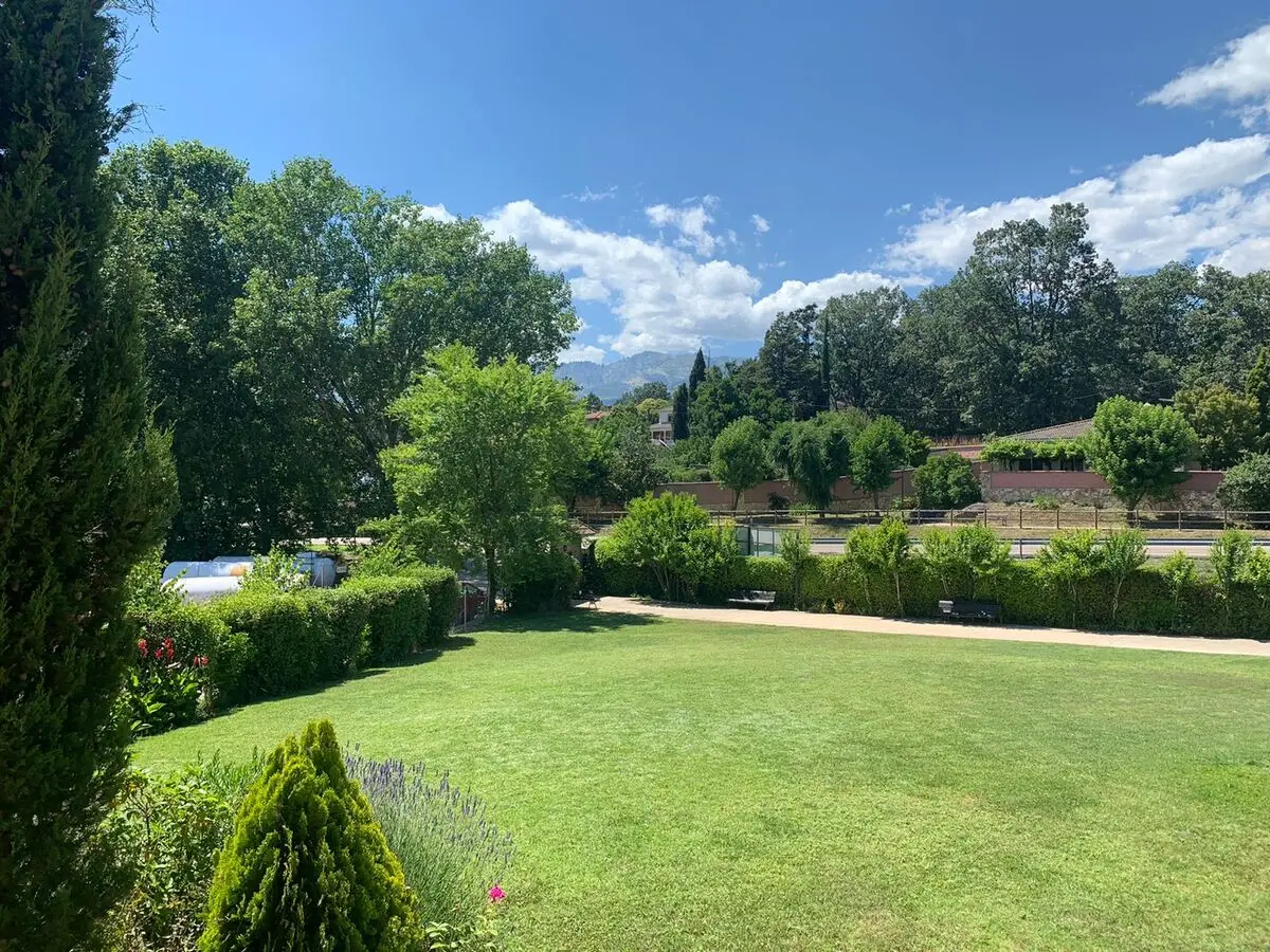 residencia-jardin-del-tietar-jardin