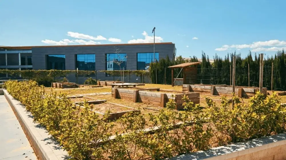 residencia-la-ribera-jardin