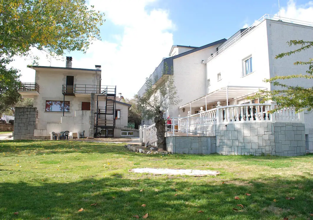 residencia-los-angeles-atras