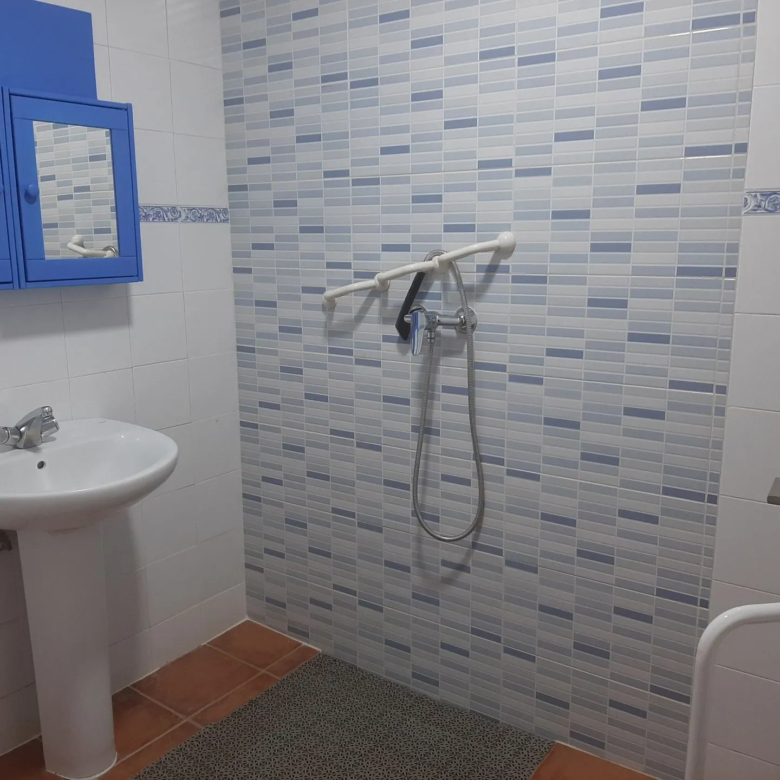 residencia-los-berrocales-banos