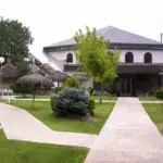 residencia-los-berrocales-fachada