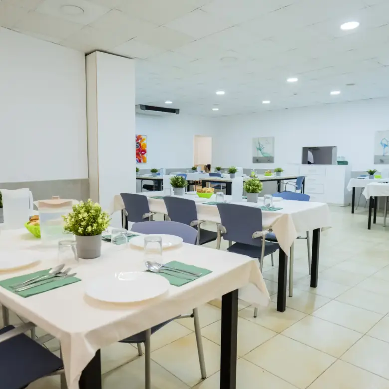 residencia-torres-de-serranos-comedor