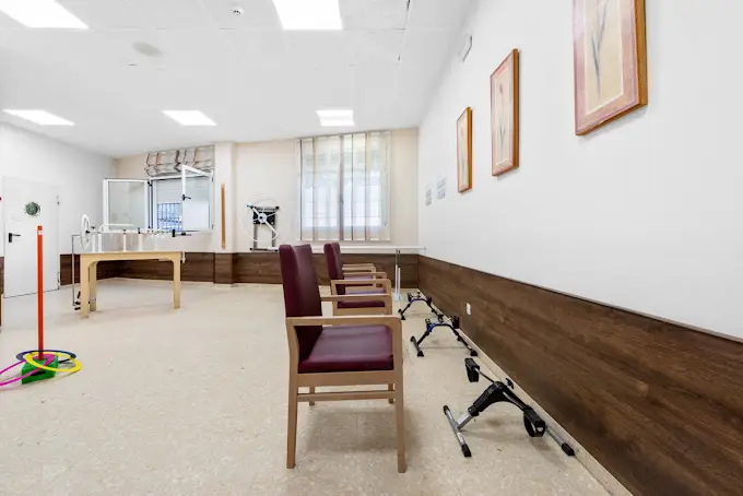 seniors-san-juan-clariane-habitacion-gimnasio