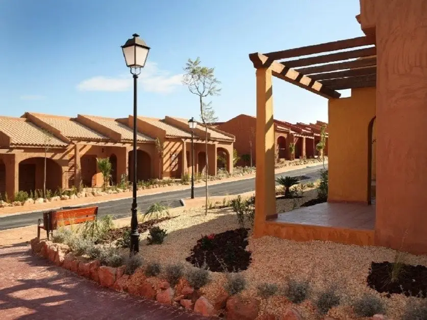 evoca-living-luxury-senior-resort-fachada