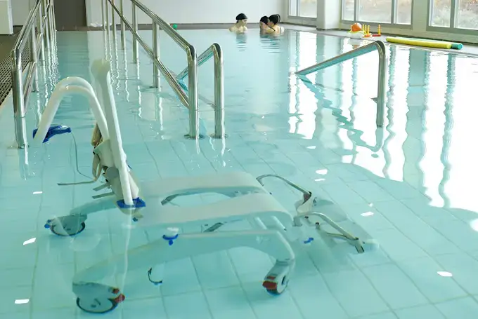 grupo-5-cian-navarra-piscina