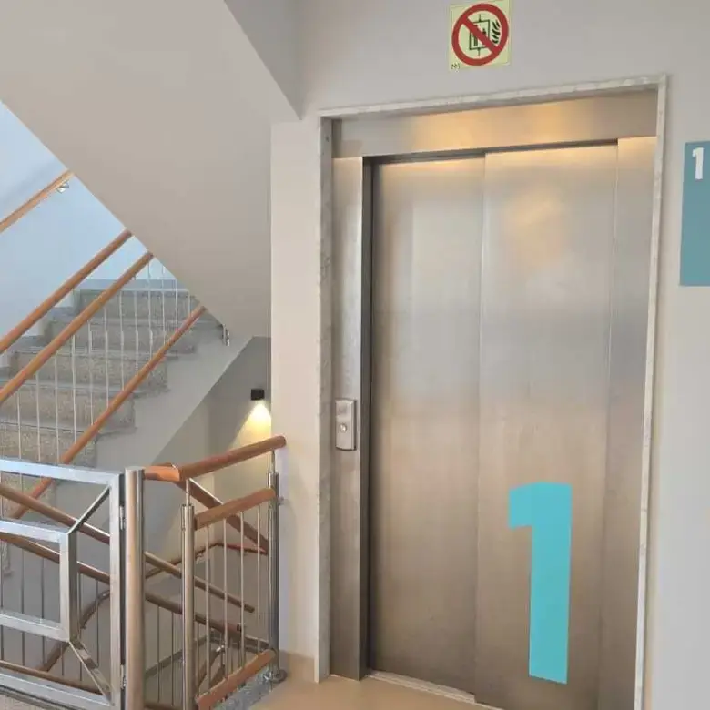 Residencia Acuna Ascensor 2