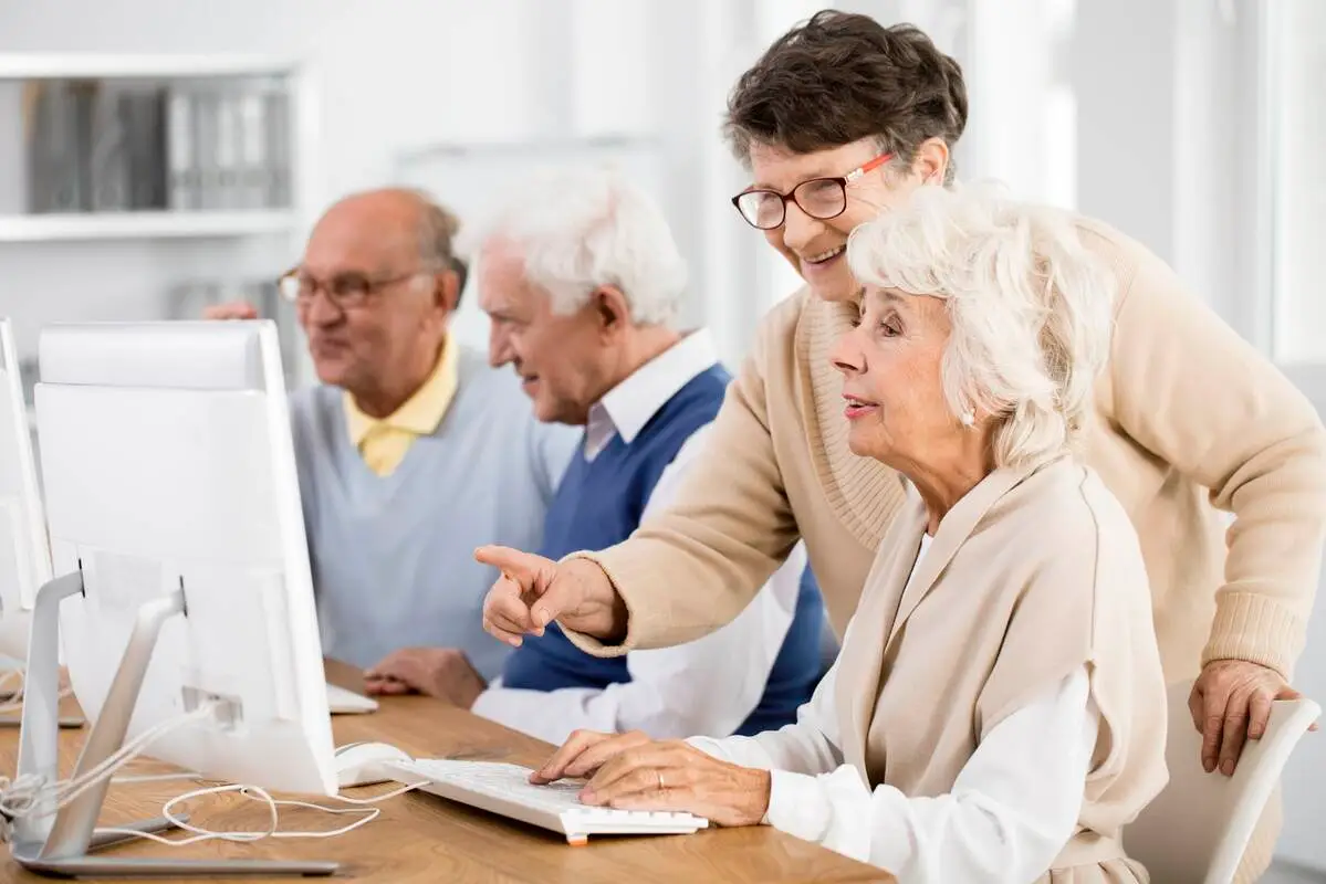 Mayores 4.0 el envejecimiento en la era digital