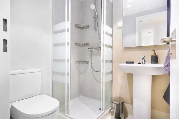 Residencia Grupo 5 Avenida da América wc