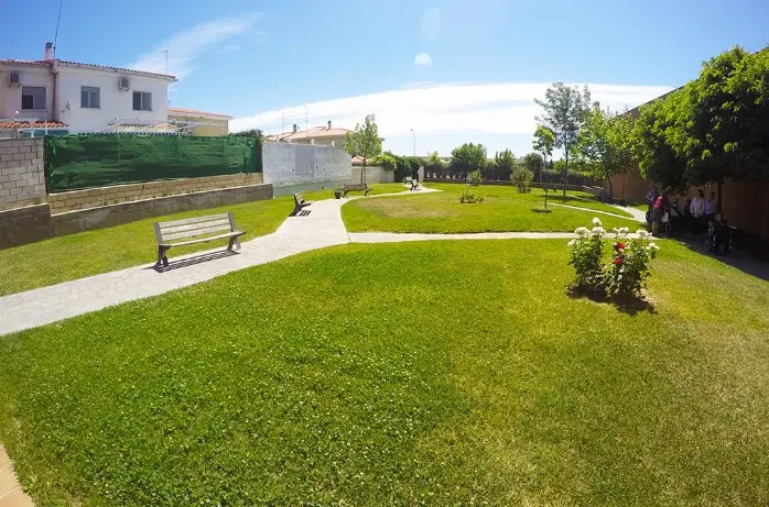 residencia-Grupo-5-merida-jardin