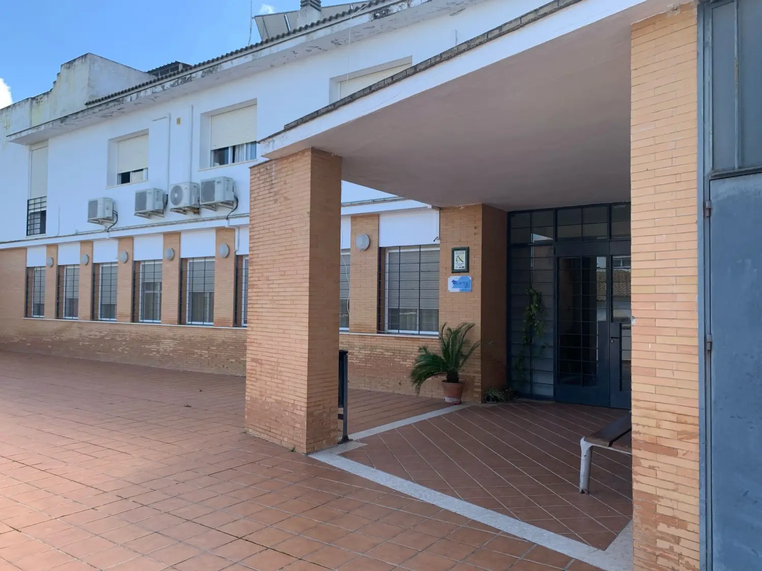 Mimara Cardenal Bueno Monreal Residencia de Mayores Fachada