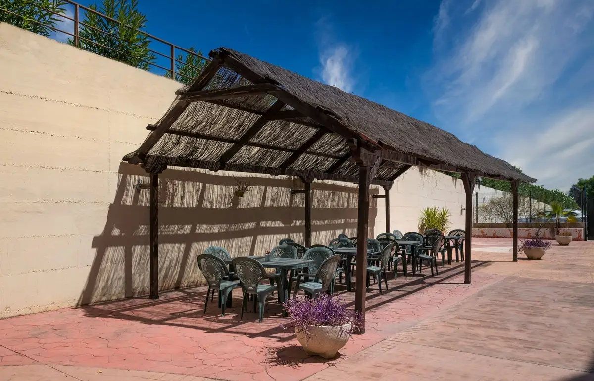 Mimara Tomares – Residencia de Mayores Exterior