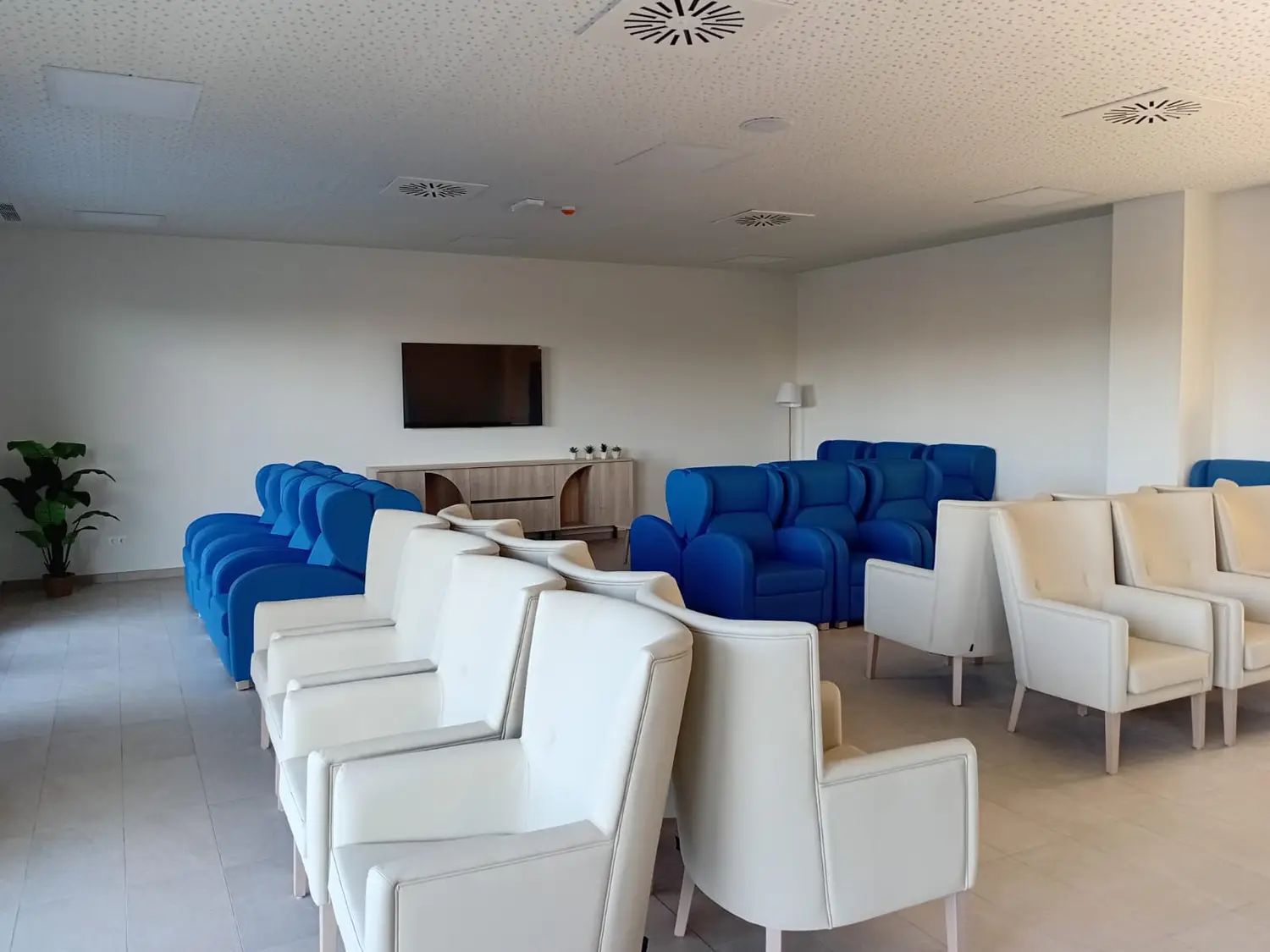 mimara-camas-los-naranjos-residencia-de-mayores-salon