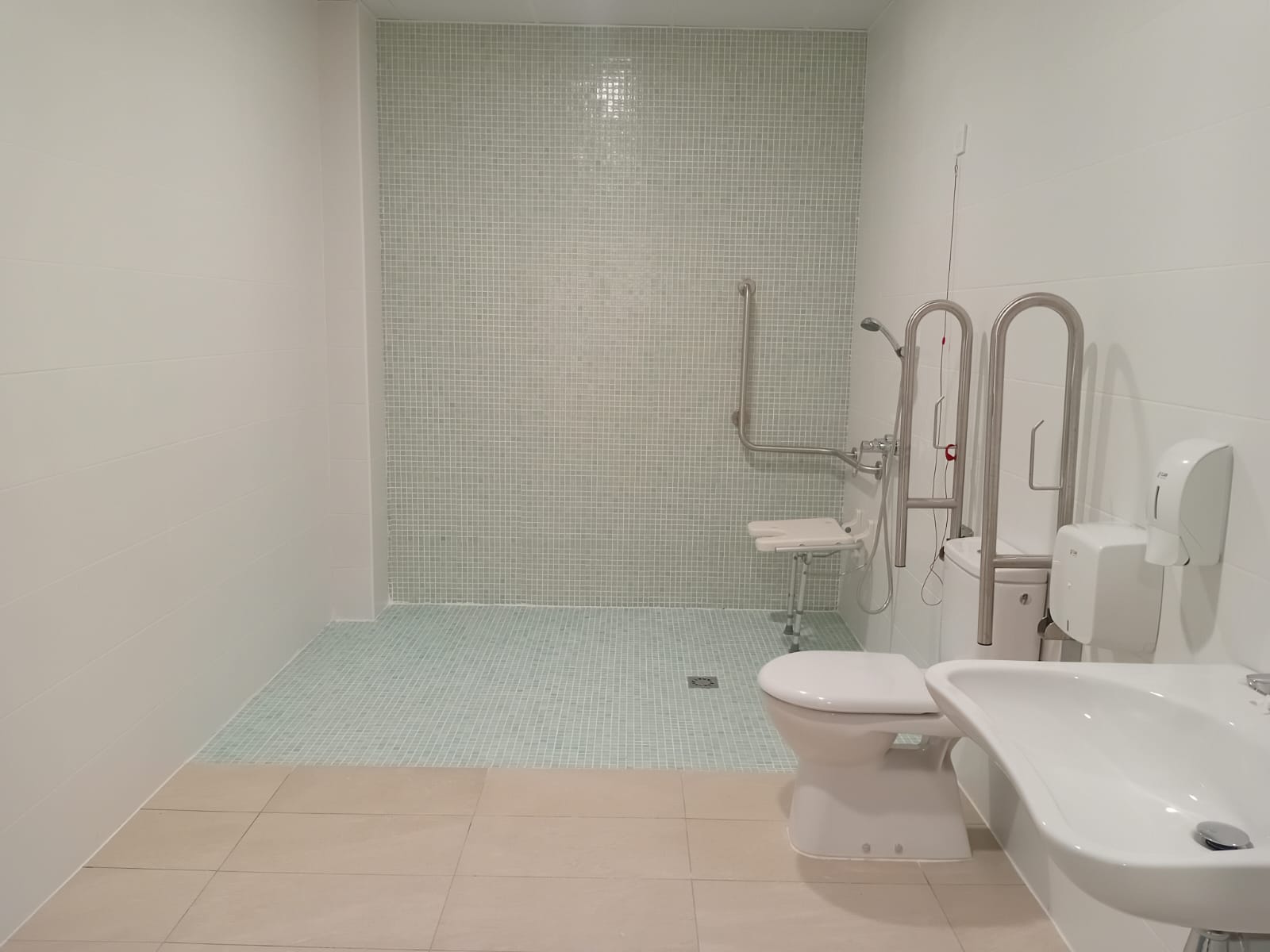 mimara-camas-los-naranjos-residencia-de-mayores-wc