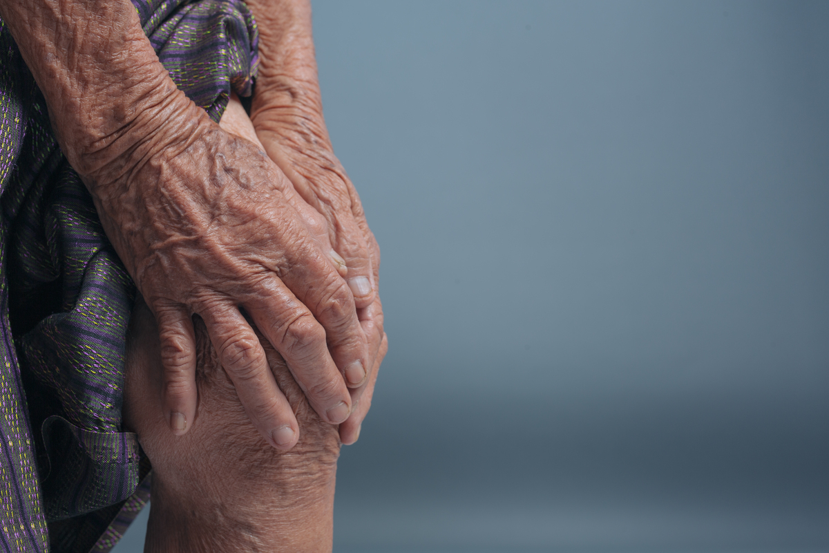 Osteoporosis después de los 60 cómo fortalecer los huesos